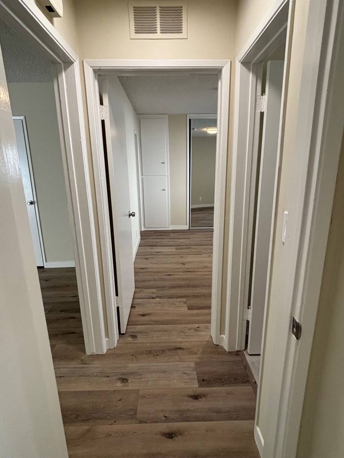 Building Photo - 735 N Sweetzer Ave