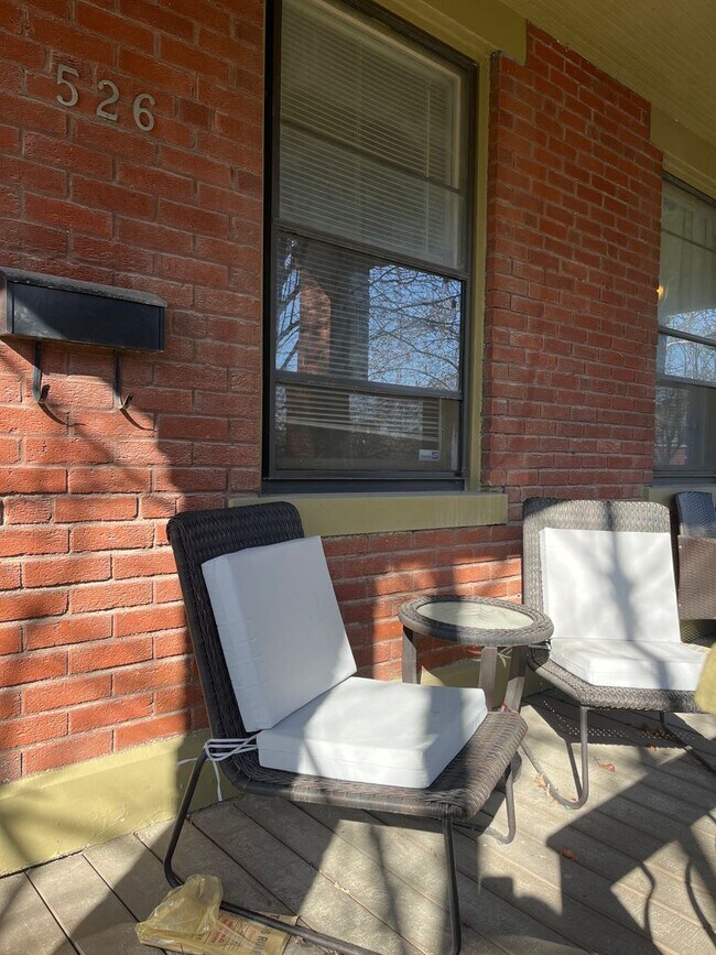 Building Photo - 2 bedroom Apartment Near German Village