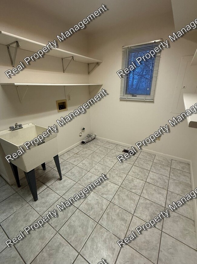 Building Photo - Large Three Bedroom Crown Point Duplex