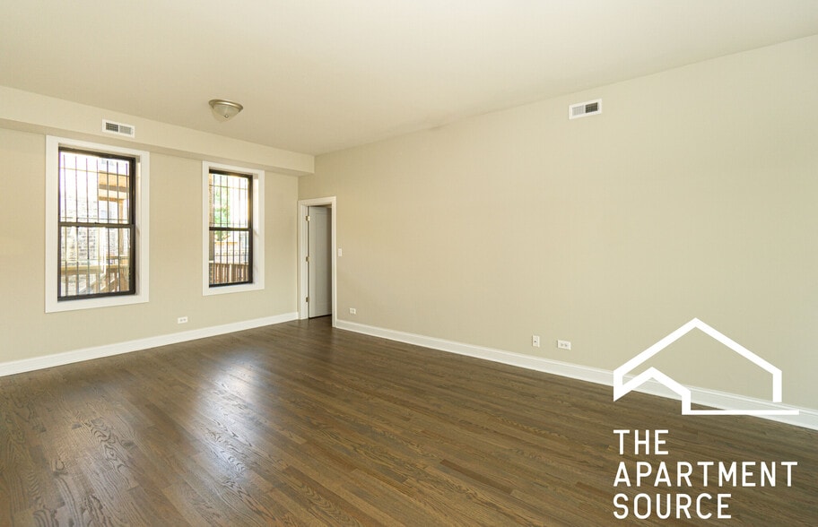 Building Photo - 3405 W Fullerton Ave