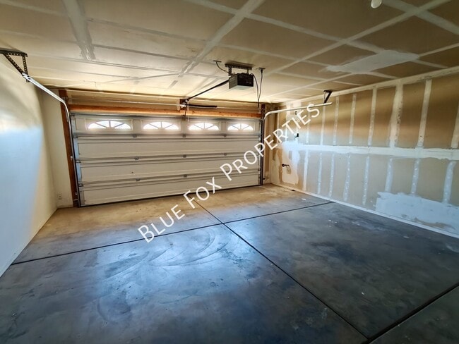 Building Photo - 6717 W Nueva Vista Dr
