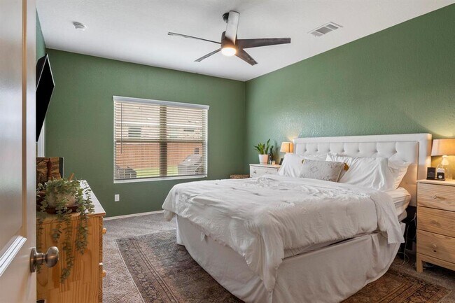 Building Photo - 5932 Bianca Dr