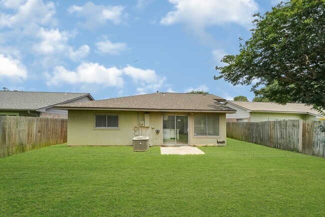 Building Photo - 23823 Griffin House Ln