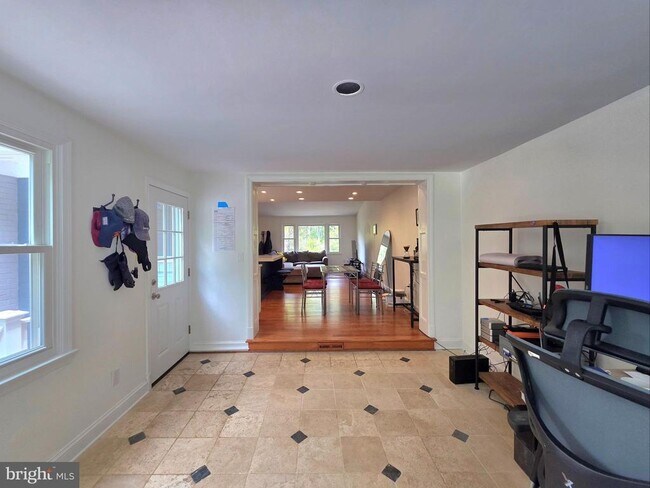 Building Photo - 8300 Beech Tree Rd
