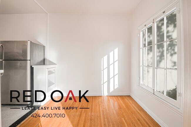 Building Photo - 180 S Sycamore Ave