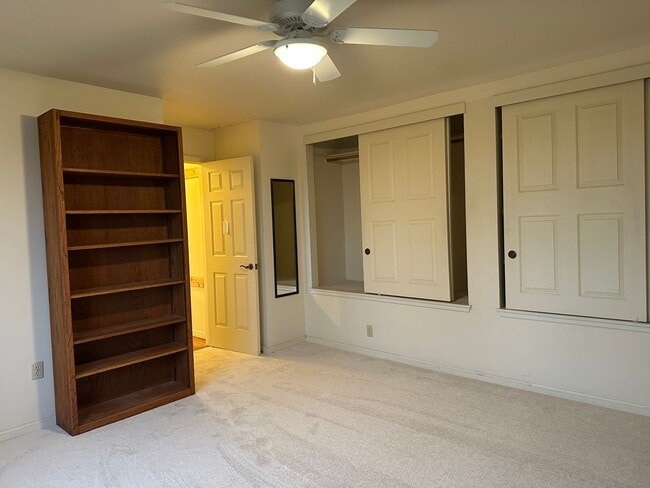 Building Photo - Available now, Executive 4 bdrm home with pool & hot tub!