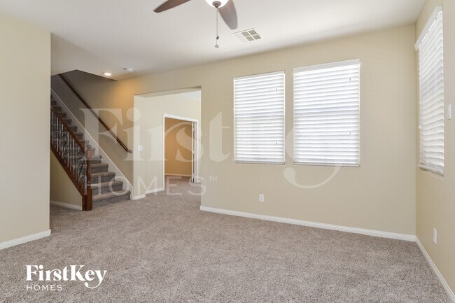 Building Photo - 10032 S Silver Cliff St