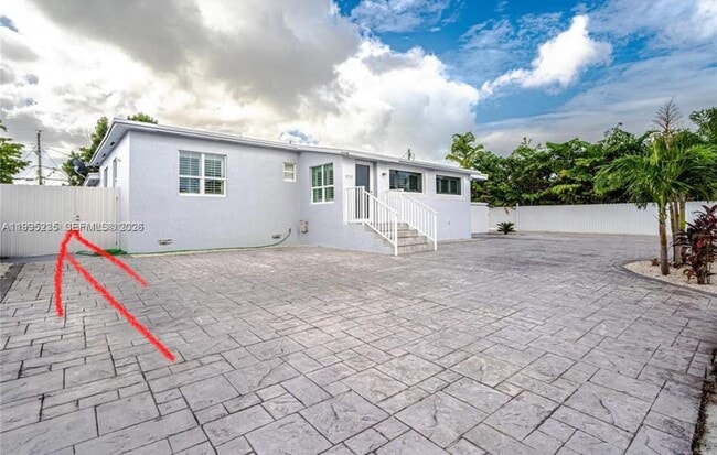 Building Photo - 230 E 56th St