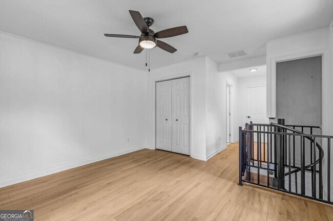 Building Photo - 844 Deckner Ave SW
