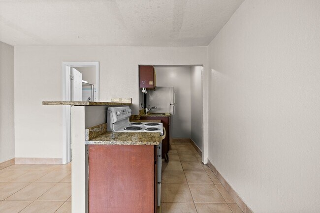 Building Photo - 143 W 28th St