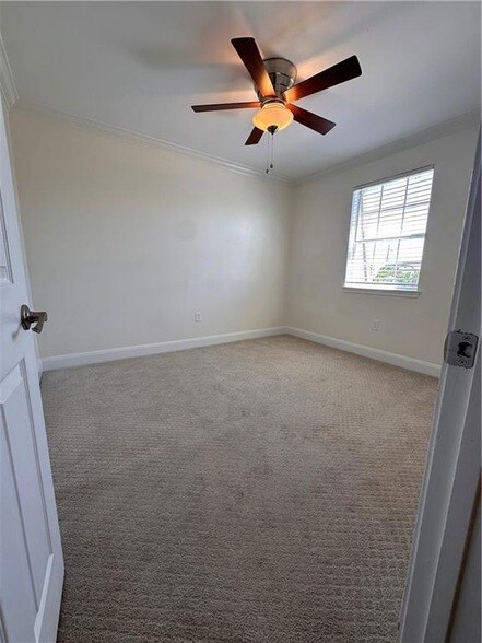 Building Photo - 3008 5th St