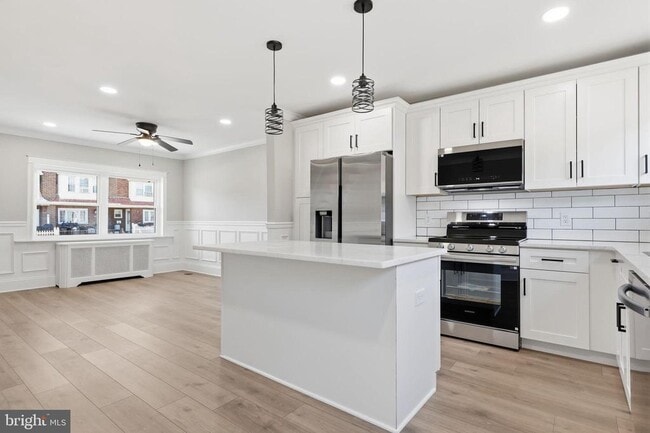 Building Photo - 4313 Teesdale St