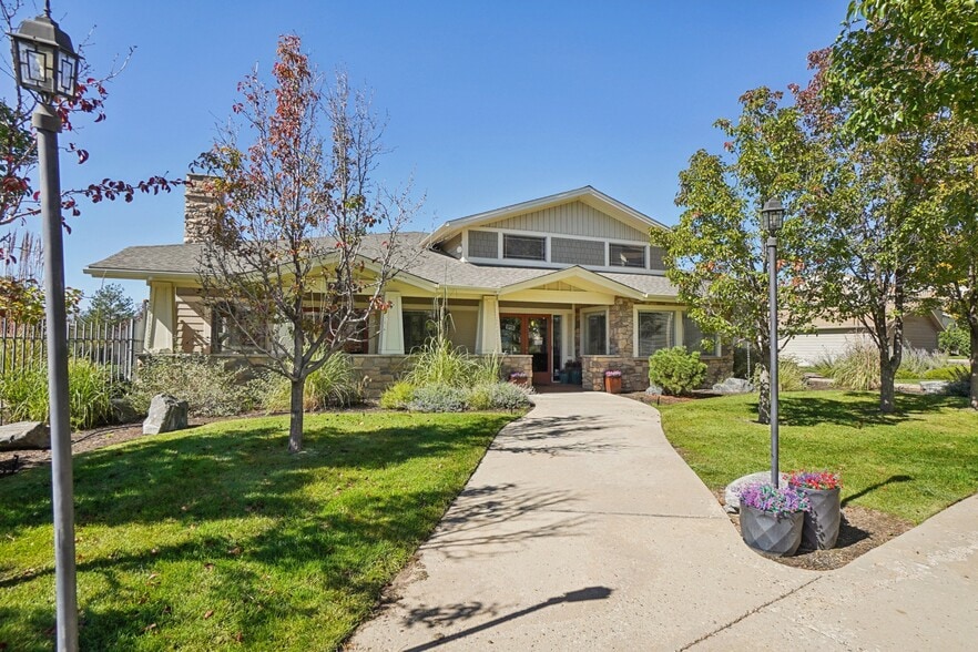 Primary Photo - Deer Crest Apartments