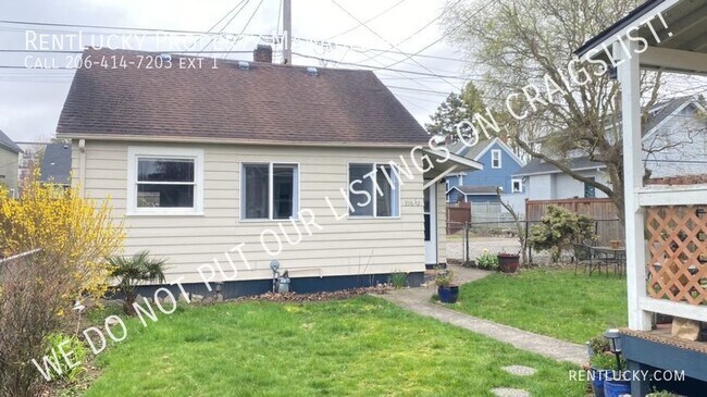 Building Photo - Cute, Private and Clean!  1 Bedroom 1 Bath...