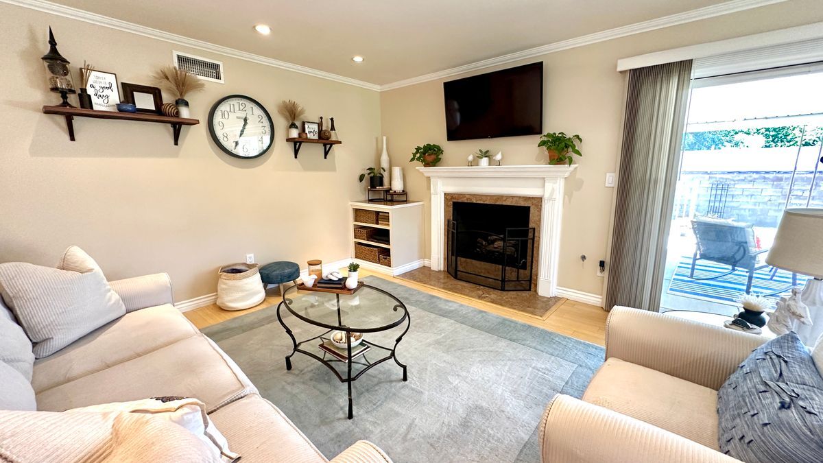 Building Photo - 11624 Paso Robles Ave