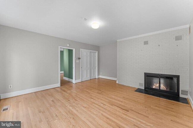 Building Photo - 901 Walker Rd