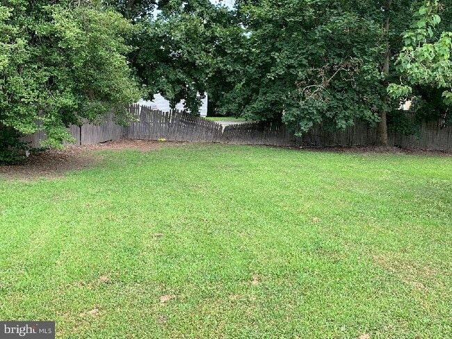 Building Photo - 6 Williams St