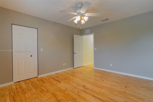 Building Photo - 9065 Silver Glen Way