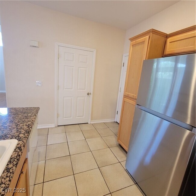 Building Photo - 8765 Villa Alex Ave