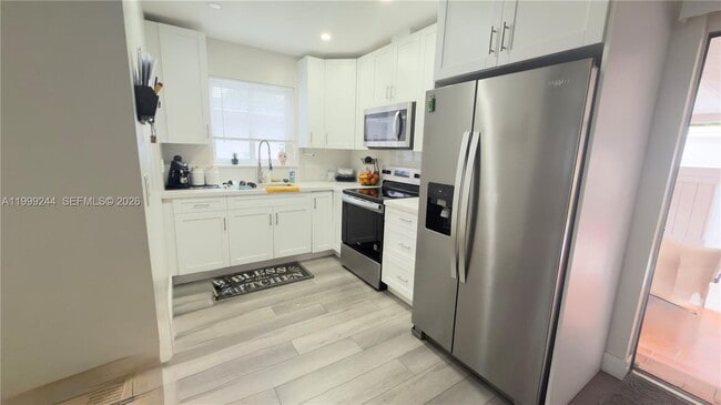 Building Photo - 434 Tamiami Blvd