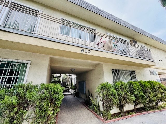 Building Photo - 610 N Wilton Pl