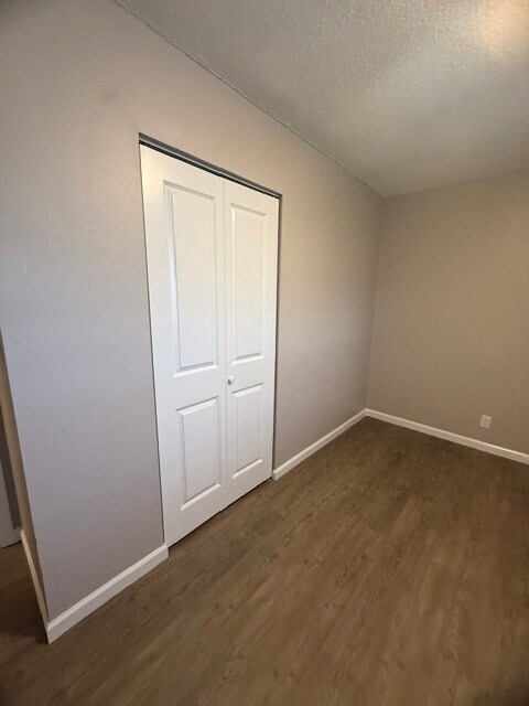 Building Photo - 1602 Kings Way