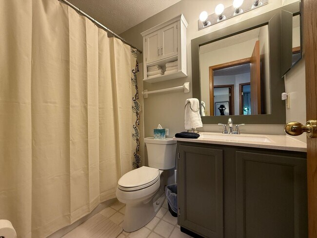 Building Photo - 9736 Flagstone Way