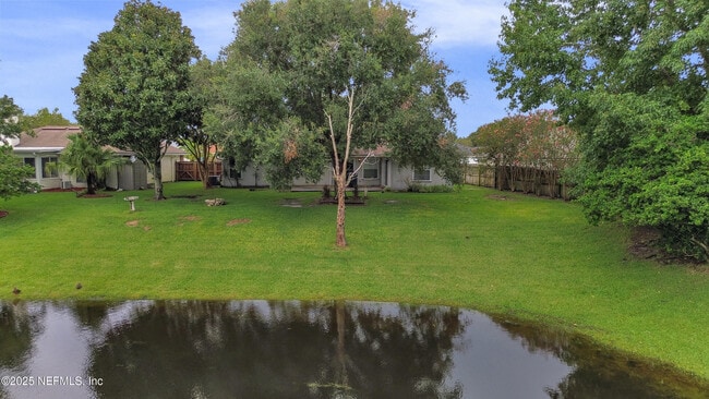 Building Photo - 2409 Cool Springs Dr S