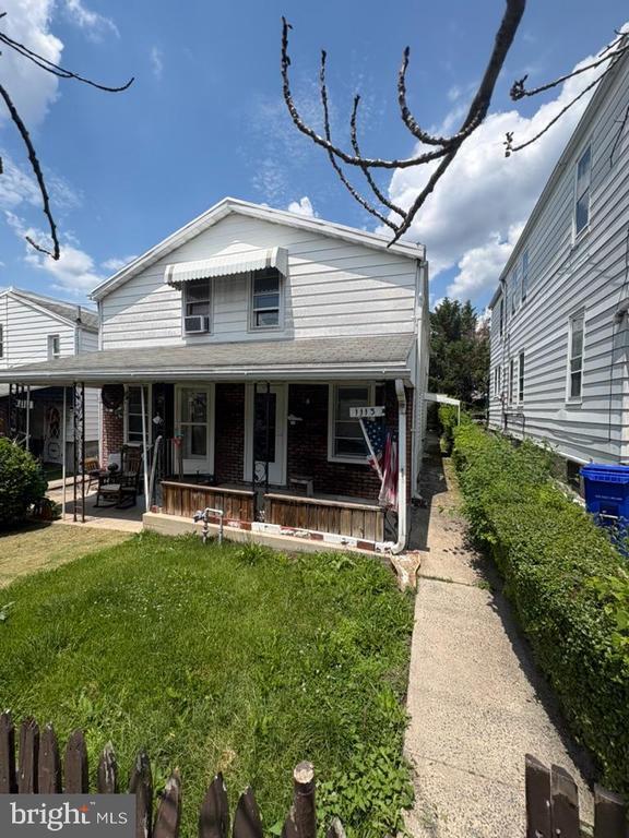 Building Photo - 1113 Elm St