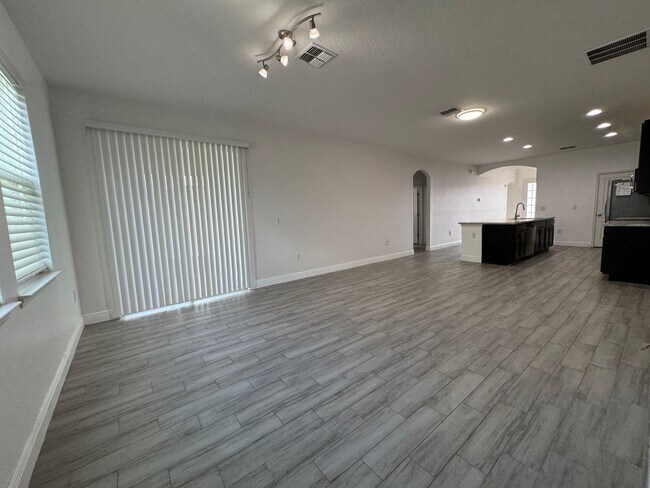 Building Photo - 2980 Scarlett Dr