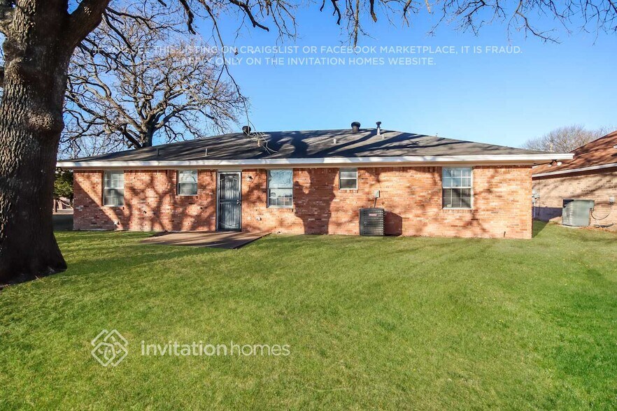 Building Photo - 107 Lincoln Ln