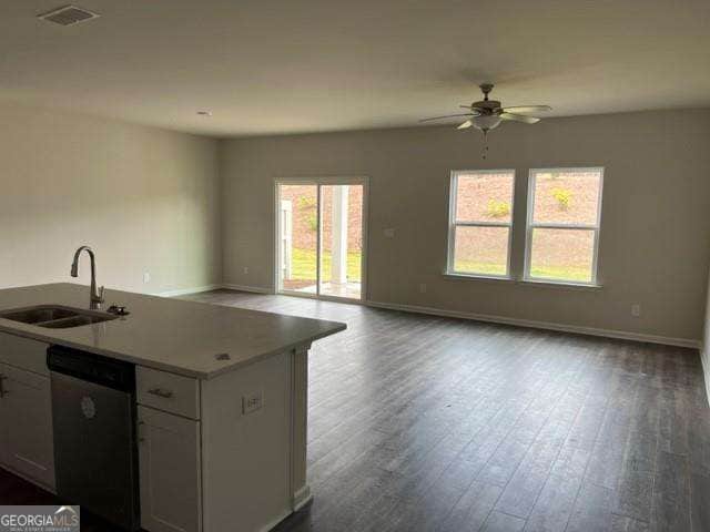 Building Photo - 950 Sunny Lk Dr