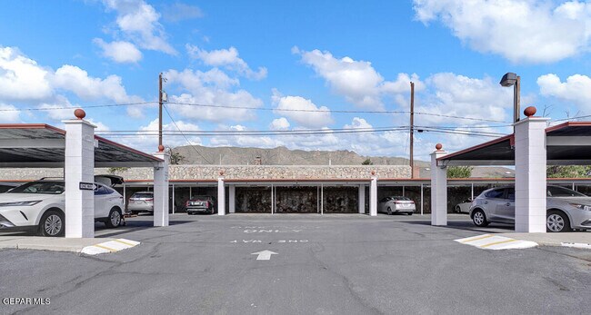 Building Photo - 252 Shadow Mountain Dr