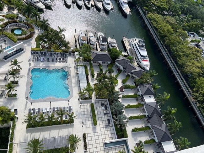Building Photo - 7000 Island Blvd