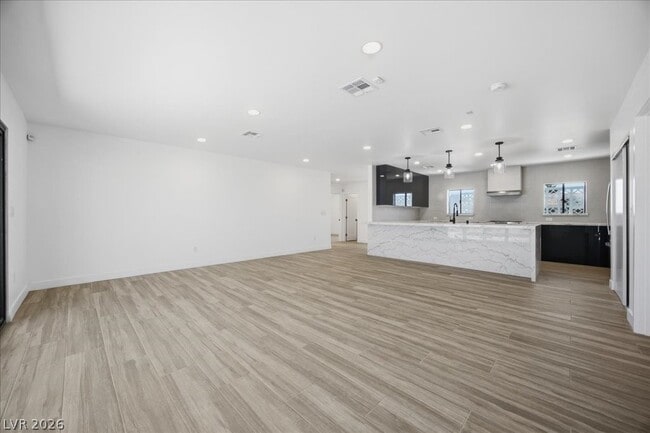 Building Photo - 701 Canosa Ave