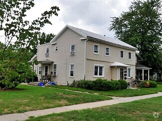Building Photo - Charming 2-Bedroom Gem in Maumee!