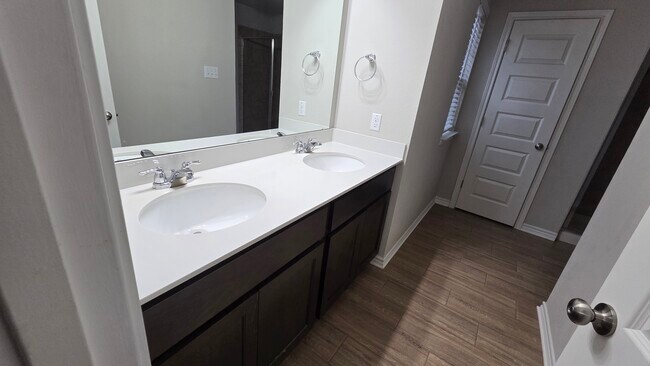 Building Photo - 232 Syrah Ct