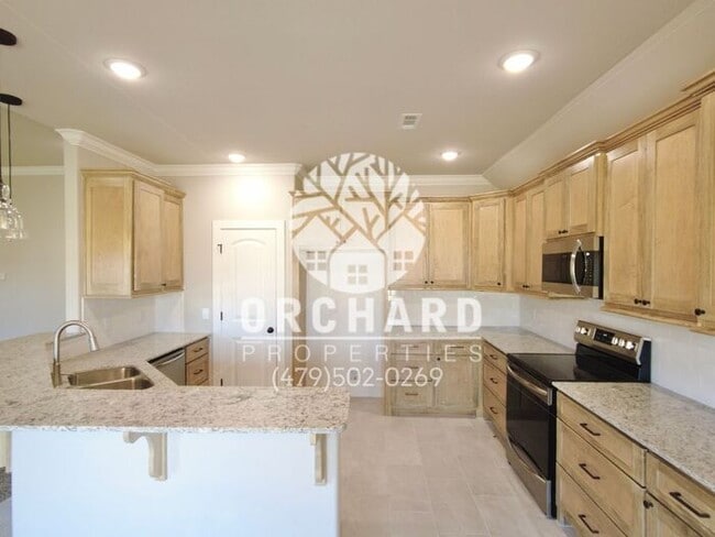 Building Photo - Tontitown- Single-Family Home- Beautiful W...