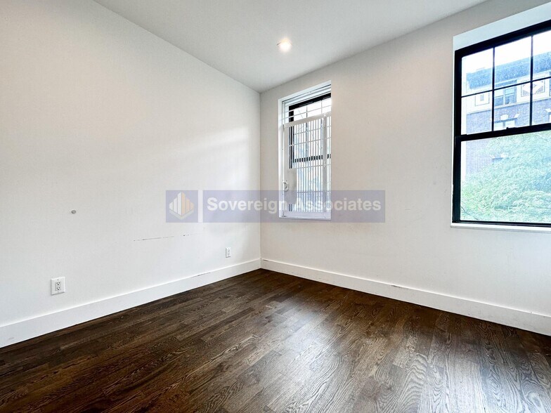 Building Photo - 184 Claremont Ave
