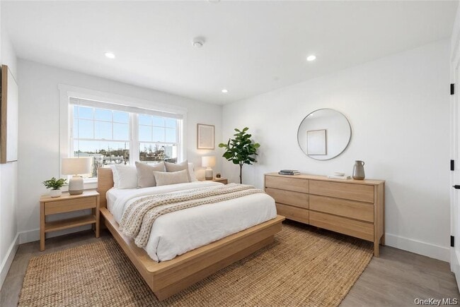 Building Photo - 180 Deer Park Ave