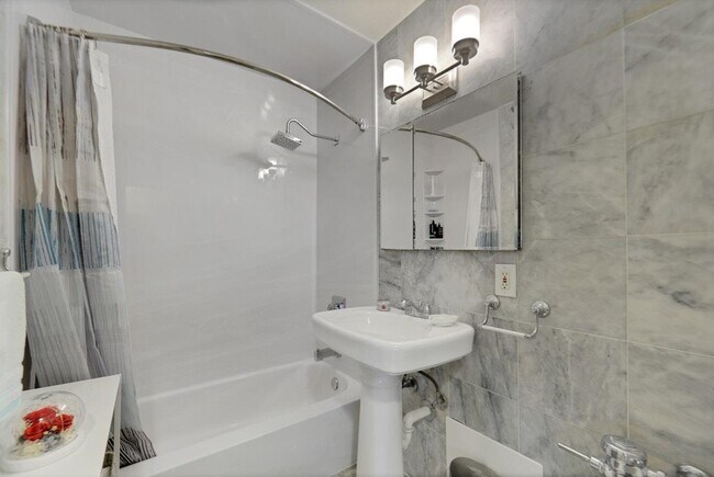 Building Photo - 6050 JFK Blvd E