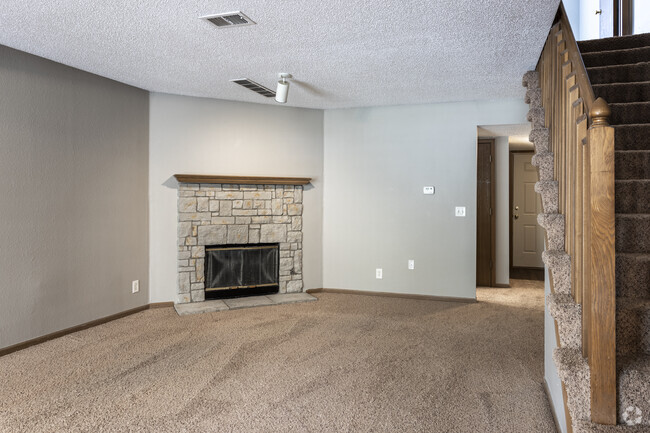 2BR, 1.5BA - 1250 SF - Chestnut Heights