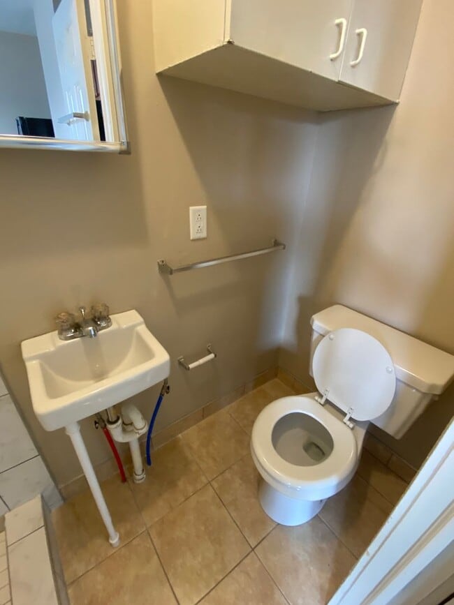 Building Photo - 2409 S Calhoun St