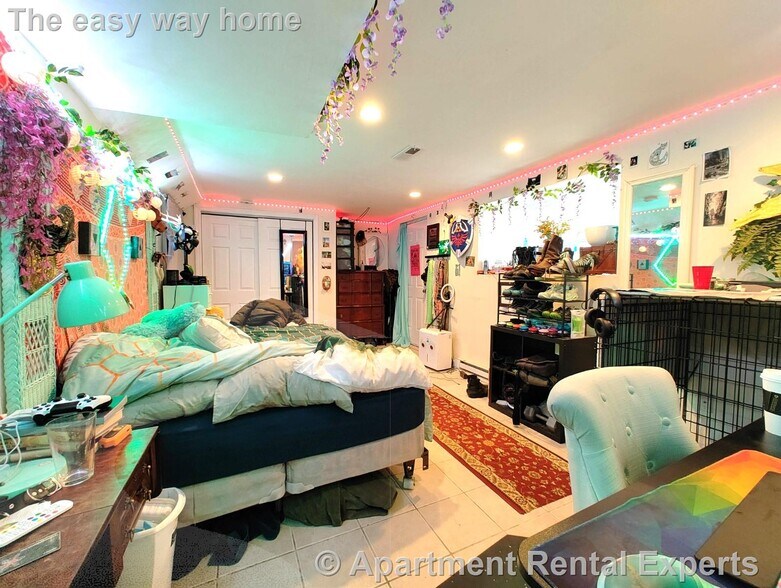 Building Photo - 9 Medford St