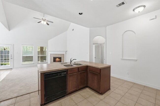 Building Photo - 21654 Horseshoe Dr