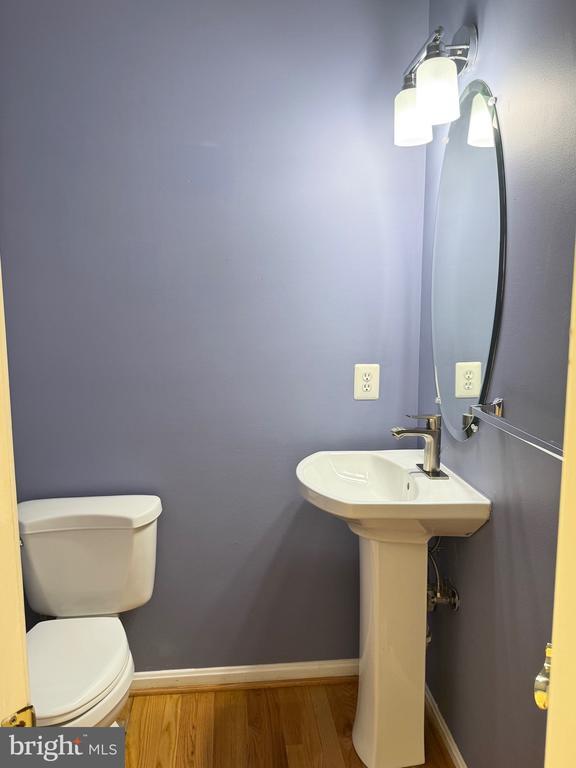 Building Photo - 805 Winterberry Dr