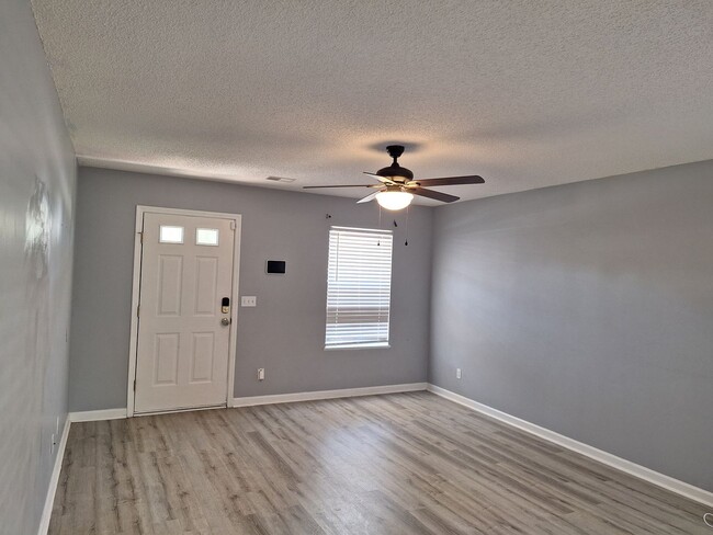 Building Photo - Wonderful Four Bedroom Home in Northeast C...