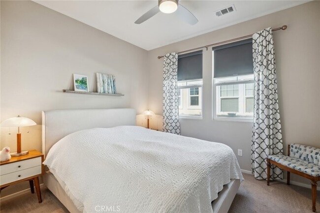 Building Photo - 123 Sparrow