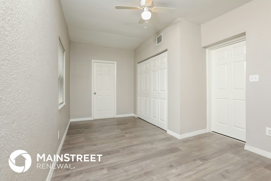 Building Photo - 5325 Bonnie Brae Cir