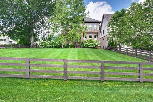 Building Photo - Stunning 4BE/3.5BA home in the heart of Gr...